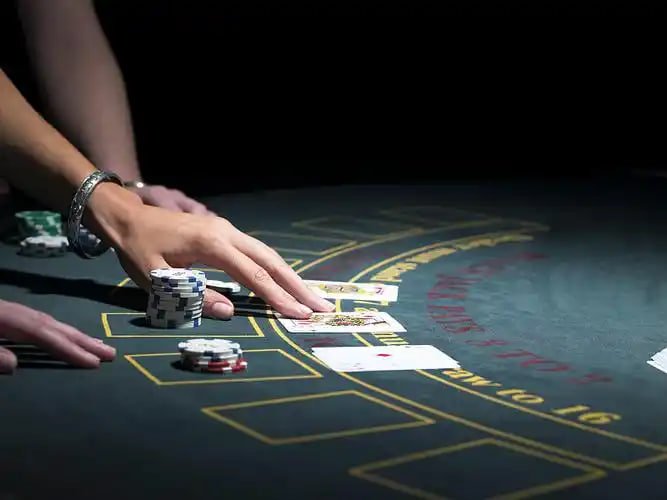 Pilihan sudut kamera untuk pengalaman immersive Opsi multi-kamera studio Baccarat meriah4d